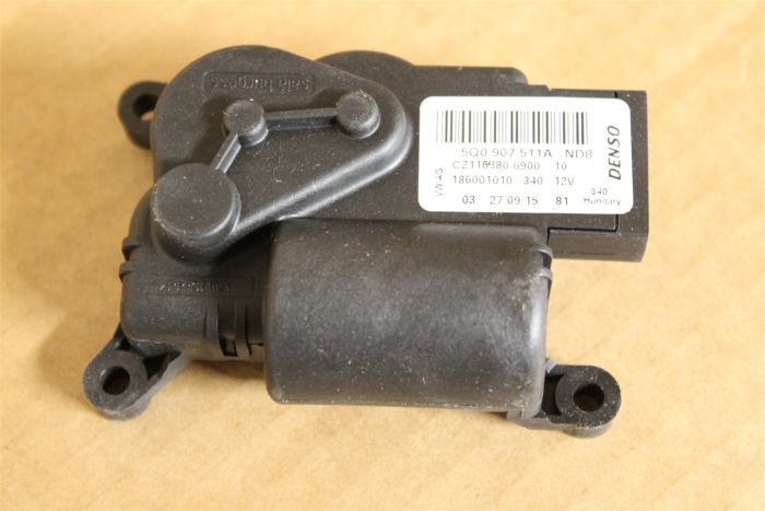 5Q0907511A MOTOR New genuine part | Deutsche Parts