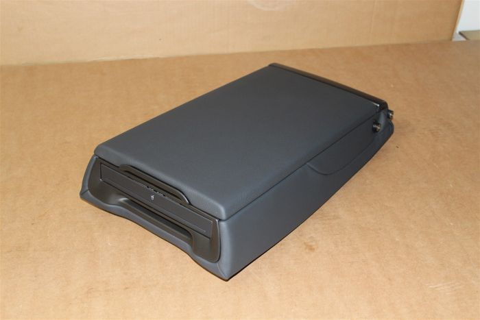 Audi a6 rear armrest cup holder top