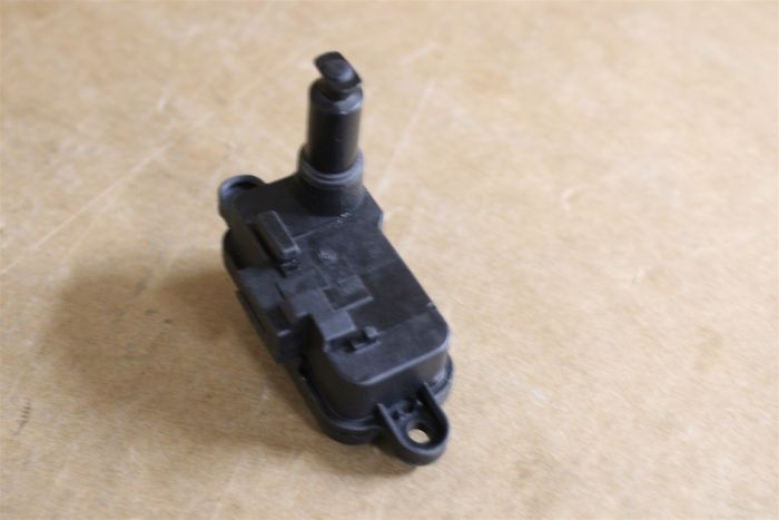 THROTTLE CONTROL 8V0862153A New Genuine Part