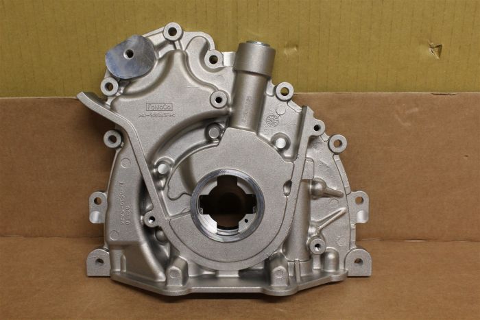LR076782 Oil Pump New genuine part | Deutsche Parts
