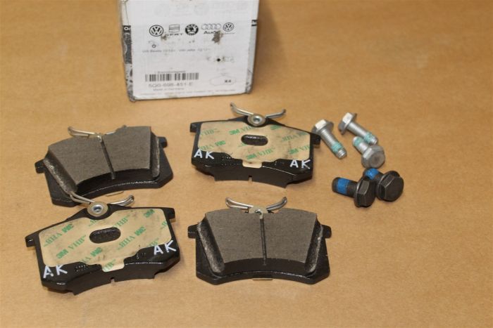 5Q0698451E BRAKE PADS New genuine part | Deutsche Parts