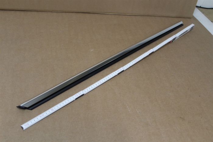 Genuine Sealing RailA207 C207 W207 Cabrio Coupe A2077200400 New 
