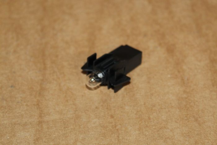 Bulb sales holder plate