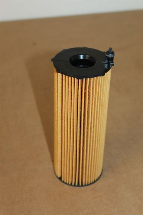 057115561L OIL FILTER New genuine part | Deutsche Parts