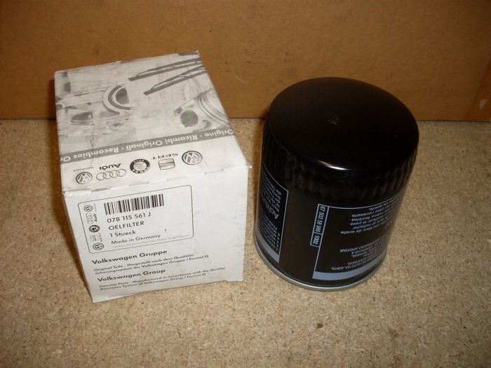 078115561J OIL FILTER New genuine part | Deutsche Parts