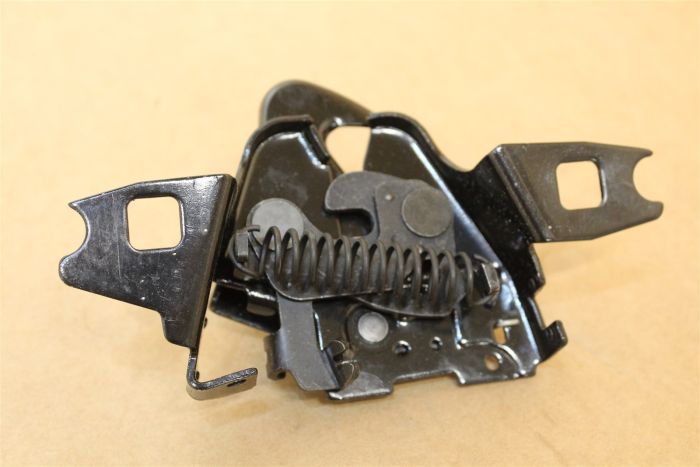 1U0823509G BONNET LCOK New genuine part | Deutsche Parts