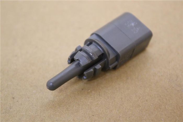 External Temp Sensor G17 Volkswagen Audi Seat Skoda 8Z0820535B New Genuine Part Deutsche Parts