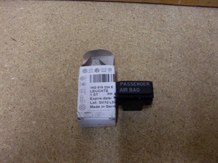 Seat Leon Airbag Left UK De activation Control lamp 1K0919234E New