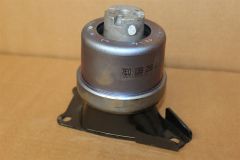 Right Engine Mount VW T5 / T6  2.0 TDi / Petrol 7E0199256J New Genuine VW part
