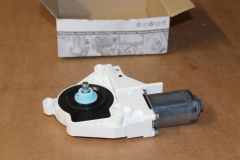 Audi A1 2011-18 Front Right Door Window Motor 8K0959802C New Genuine Audi part