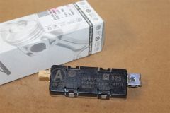 Radio aerial signal amplifier Passat CC / CC 3C8035552A New Genuine VW part