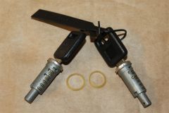 Pair of Matched door Barrell & keys SE0215216 24A New Genuine Seat part