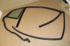 Skoda Superb Right Rear Door seal with quarter glass 3U5845210D New Genuine