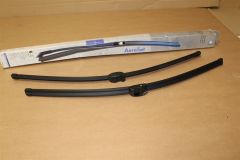 Front Wiper Blade Set VW Touareg 2007-10 NON UK / LHD 7L0998002 New Genuine VW