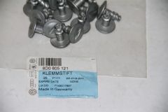 Pack Of 12 Under Tray Securing Pins Various VW / Audi 8D0805121 New genuine VW 