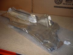 VW Touareg / Audi Q7 front tunnel heat shield 7L6825662A New genuine VW part