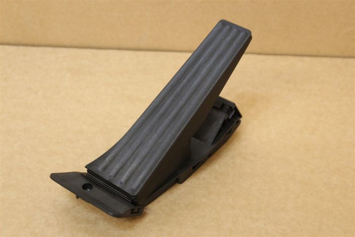 35426860784 Pedal New genuine part | Deutsche Parts