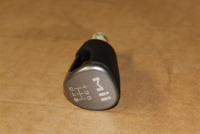 Seat Mii 5 speed Shira grey Gear knob with Mii Logo 1SL064230 New