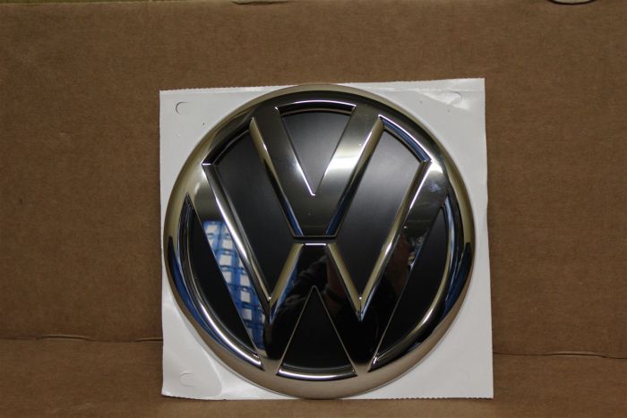 Volkswagen Genuine VW SIGN 1K5853630ULM　並行輸入品 Volkswagen Genuine OE VW Emblem Rear Golf Mk3 - Black Chrome Metal