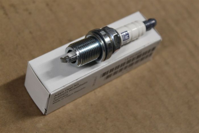 95519059 Spark Plug (single) New genuine part | Deutsche Parts