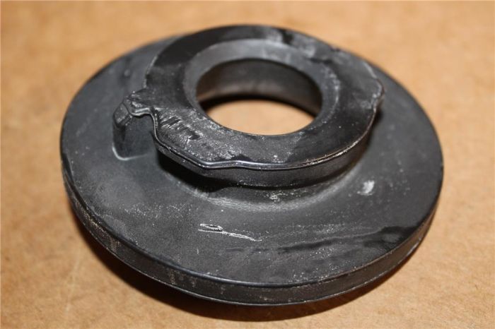 thumbnail image 2 of Genuine Audi VW Lower Rear Spring Mounting Rubbers Pair 1K0512297D – Fits Seat Skoda 2 of 4