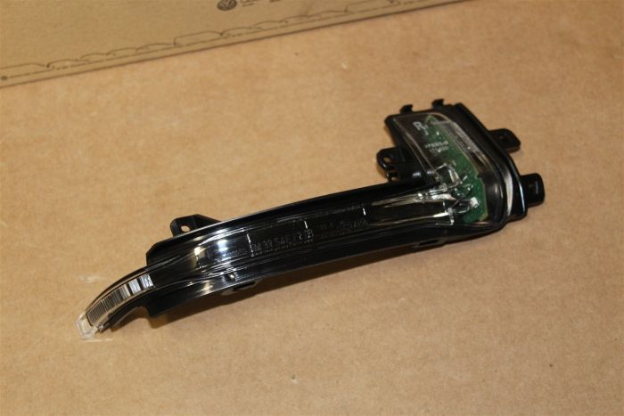 thumbnail image 2 of Genuine Audi Right Side Mirror Indicator – LED, Clear Lens, Black Housing, OEM 8K0949102D, For A3 A4 A5 RS4 RS5 2 of 5