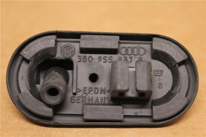 3B0955837B Left Windsceen Washer Jet VW Passat 1997-2005 New