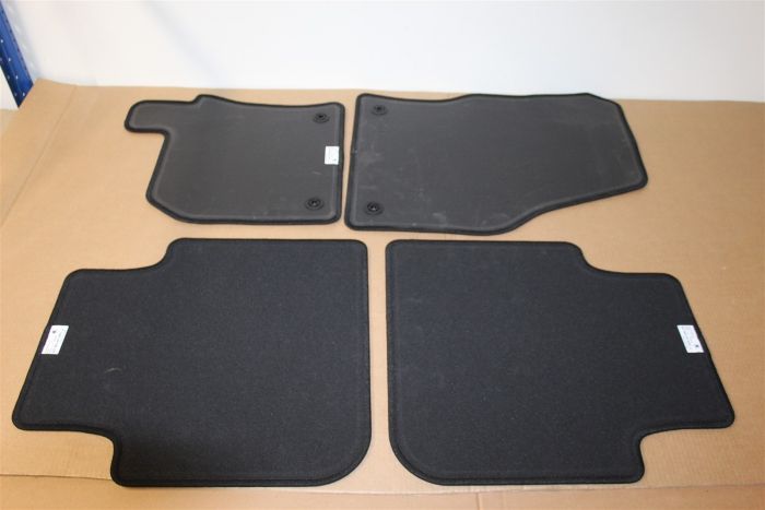Skoda Kodiaq full set fr + rr carpet mats 567863011 XMV New